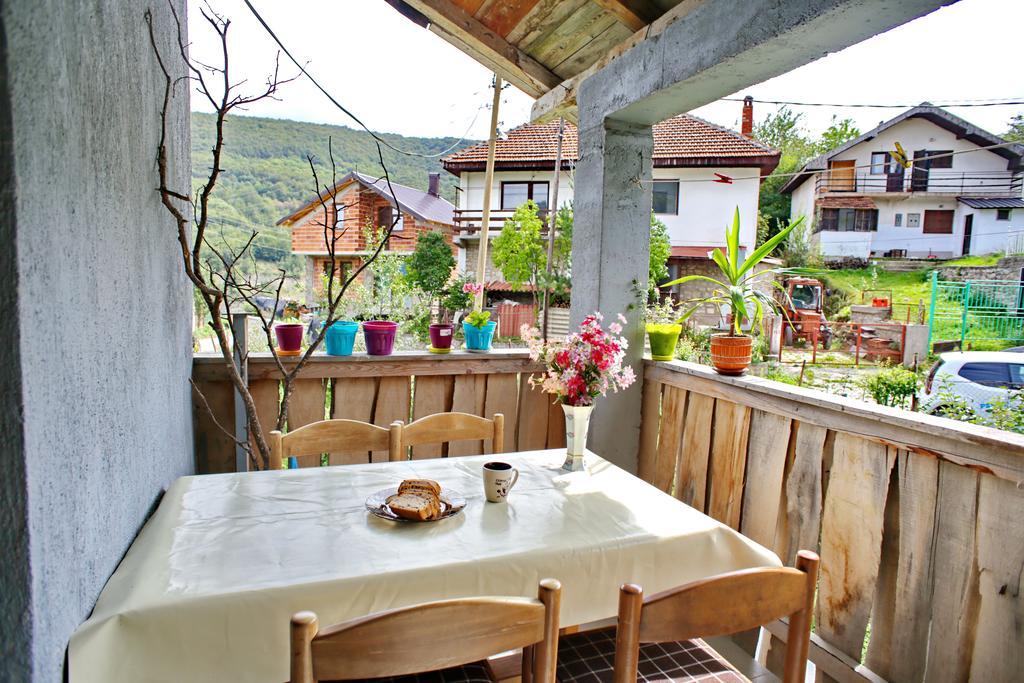 Yeti (snowman) Guest House Mavrovo Extérieur photo